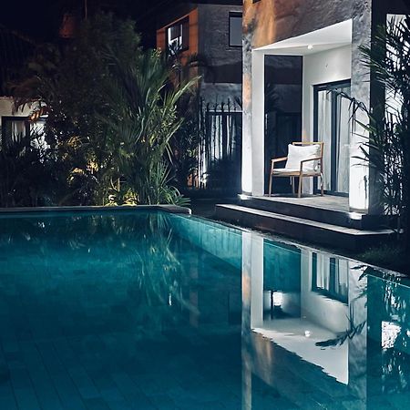 Hola Villas & Lofts Uluwatu ภายนอก รูปภาพ